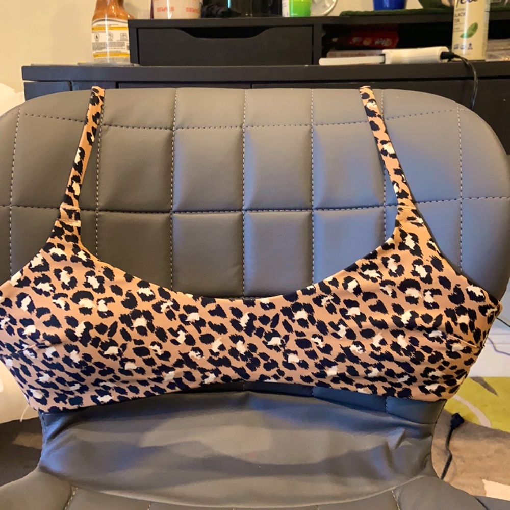 Super cute and trendy aerie scoop top cheetah L